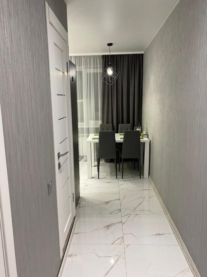 Стильная Квартира На Позняках Газ И Низкий Этаж Kyiv Exterior photo