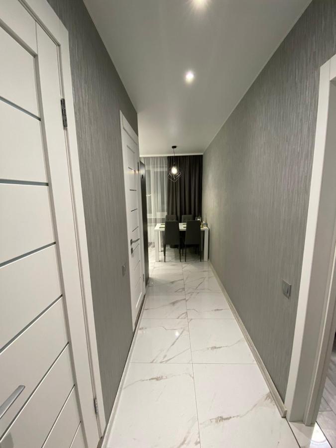 Стильная Квартира На Позняках Газ И Низкий Этаж Kyiv Exterior photo